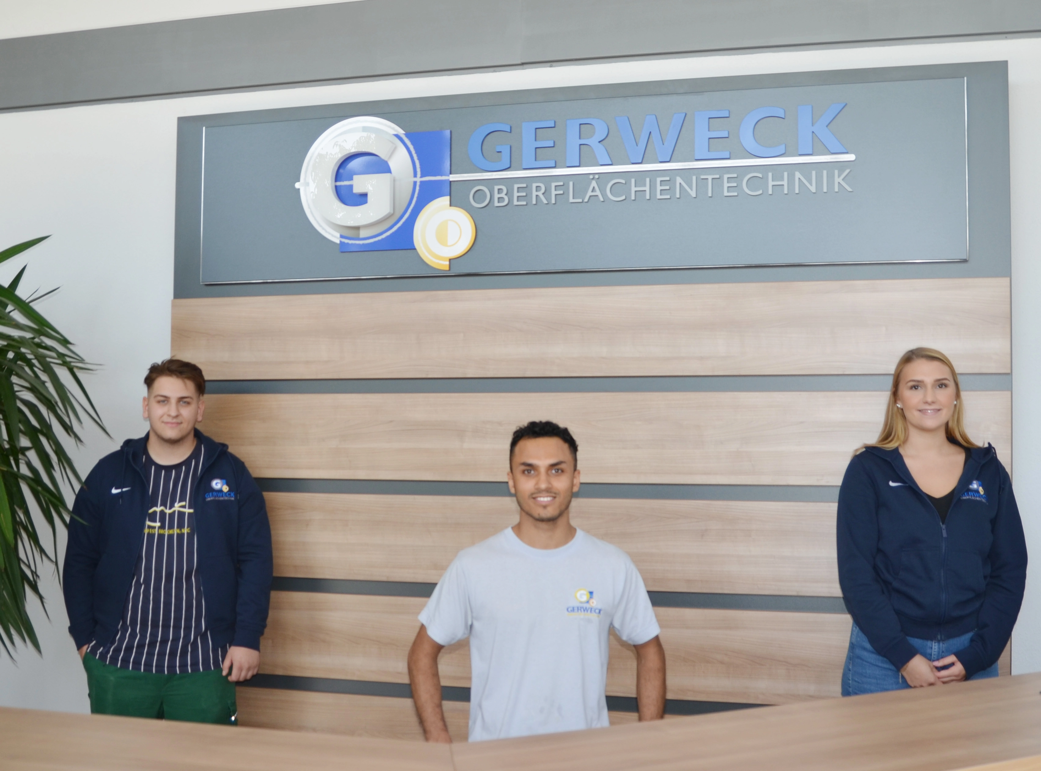 Übergabe Gruppenbild - Geschäftsleitung 